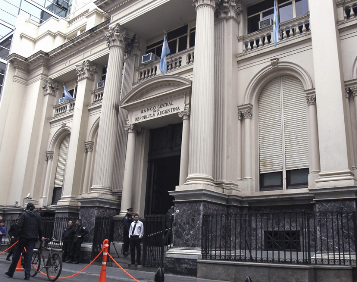 Inflación: el Gobierno analiza otra suba en las tasas de interés