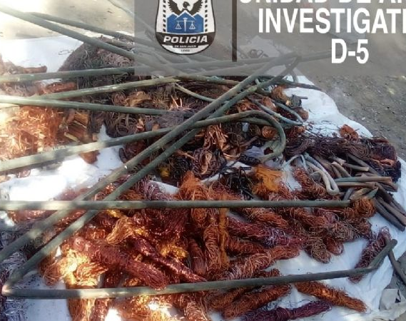 En recuperadoras, la policía secuestró 200 kilos de alambre de cobre