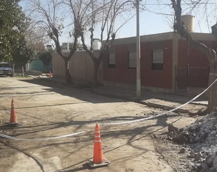 Un hombre limpiaba el techo de su casa, cayó y murió 