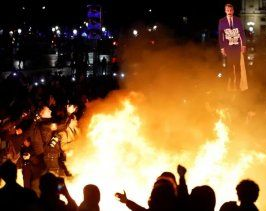 Francia: 26 detenidos en jornada de huelga y bloqueo de trenes por reforma jubilatoria