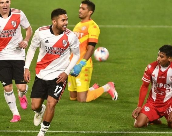 River le ganó por goleada a Unión 