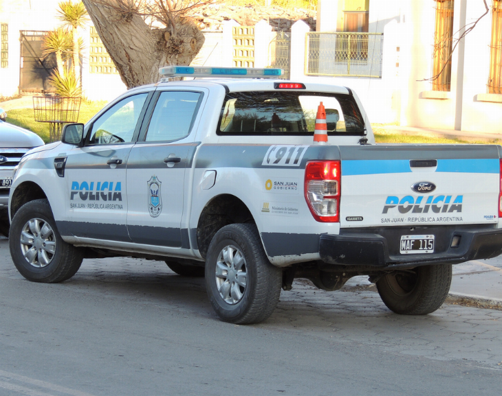 Vieron que estaban robando la casa de su vecino y entraron en acción