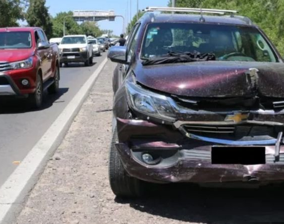 Tremendo choque en Rivadavia dejó a un hombre herido e internado