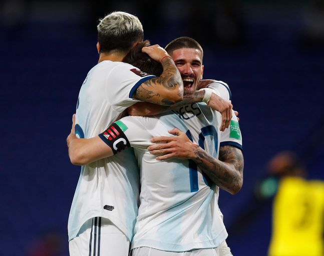 Argentina ganó con un juego impecable y el remate final de Messi 