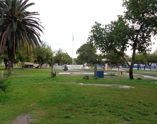 En plaza España una chica resultó apuñalada