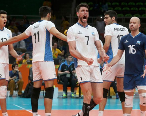 El seleccionado de vóley hizo historia: le ganó a Brasil y es medalla de bronce en los Juegos Olímpicos