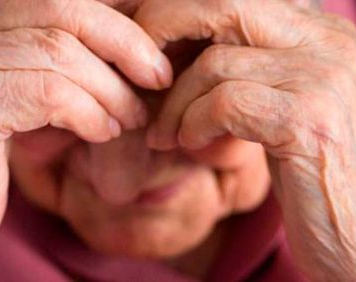 Con 75 años es juzgado por violar a su tía de 97 