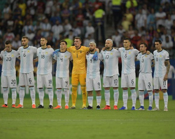 Argentina enfrenta a Colombia en un partido que promete ser bueno 