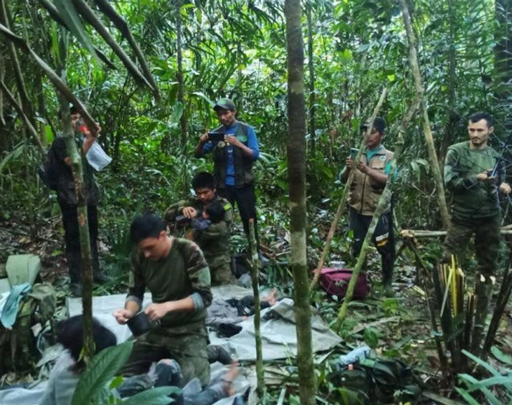 Encontraron a los 4 niños tras accidentarse en un avión y estar 40 días perdidos en la selva