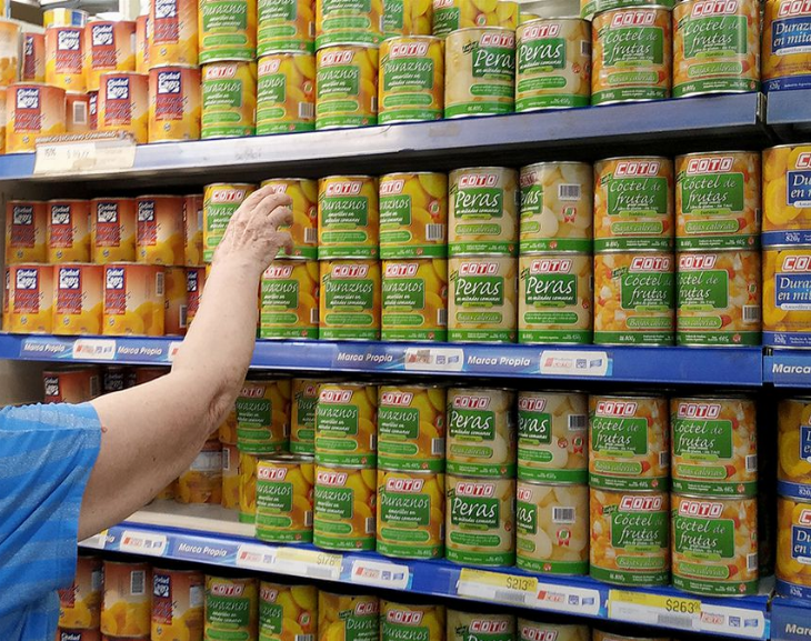 Gobierno decretó a gobernadores e intendentes a controlar los precios