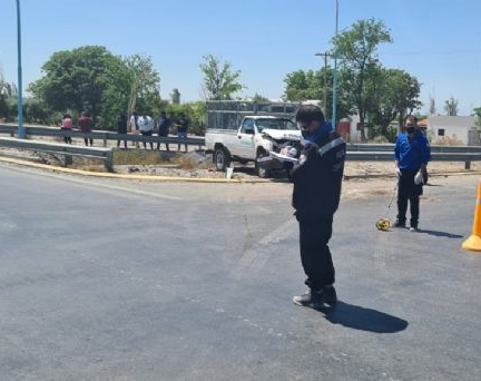 Un hombre quedó internado luego de chocar con su moto