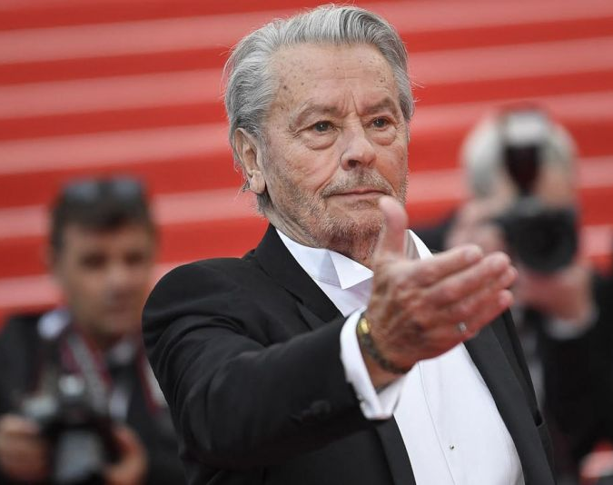 Cómo funciona el "suicidio asistido" que pidió el mítico galán francés Alain Delon