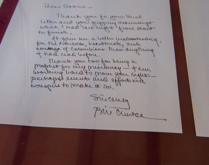 Exhiben cartas que recibió García Marquez: desde Fidel Castro hasta Woody Allen