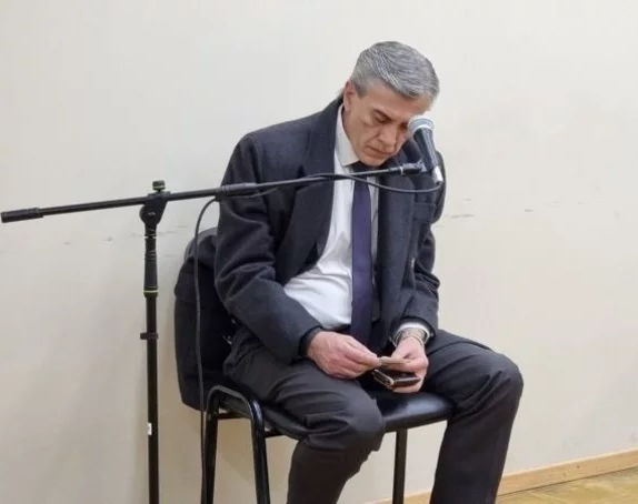 Gremialista enjuiciado se desmayó cuando lo buscó la policía para una audiencia