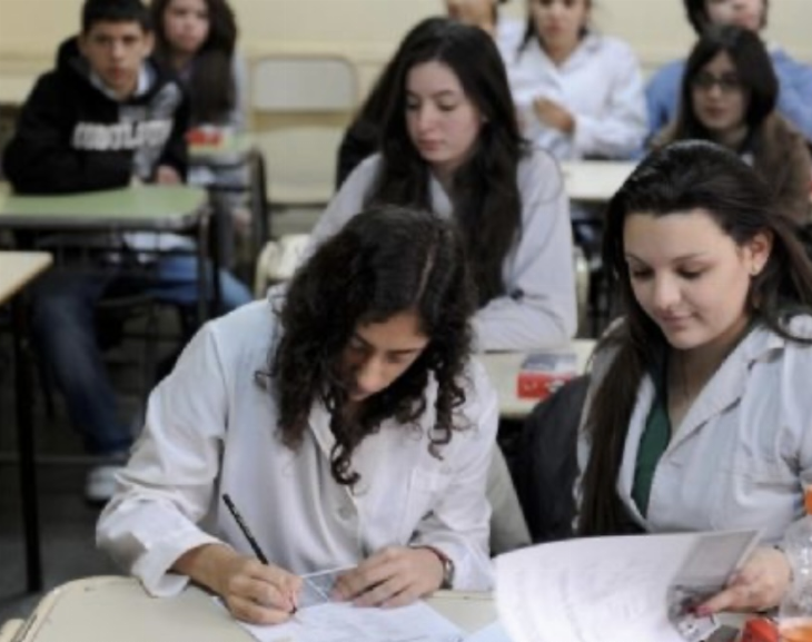Como antes de la pandemia, los alumnos pasarán con hasta dos materias previas 