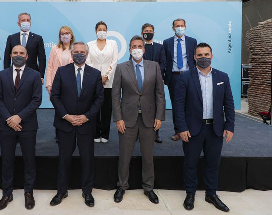 Rechazo y "fuego amigo" contra dos proyectos económicos que presenta el Gobierno