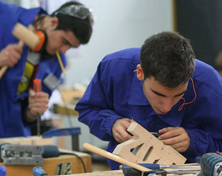 Cuatro días de trabajo y tres de descanso, el debate laboral en Europa