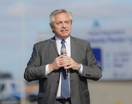 Fernández: "Todos los que son candidatos deben dejar sus cargos"
