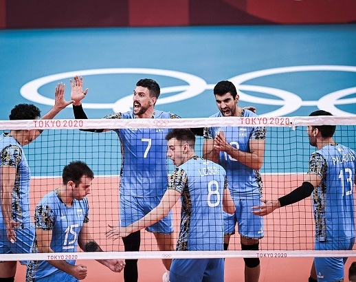 Con un sanjuanino como protagonista, Argentina pasó a cuartos en voley 