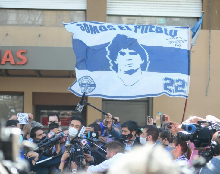Rezo por vos: operan en unas horas a Diego Maradona
