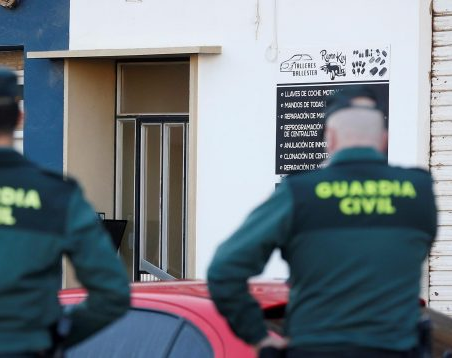 Matrimonio detenido por mantener desnutridos y encerrados a sus 8 hijos