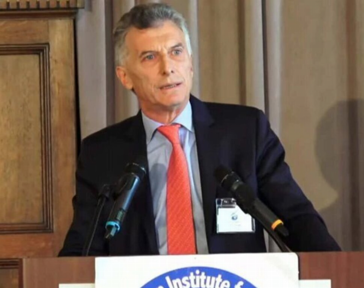 A Macri le cancelaron el vuelo y está varado en Suiza