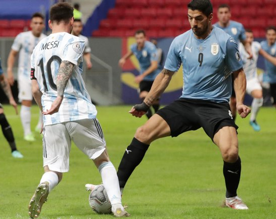 Argentina buscará dar un paso más rumbo a Qatar 2022 e intentará poner en aprietos a Uruguay en el clásico: hora, TV y formaciones