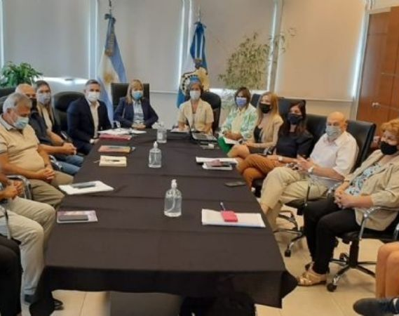 Dos gremios docentes rechazaron la propuesta del Gobierno 