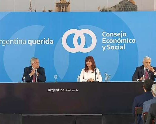 Alberto y Cristina encabezaron un acto por primera vez desde la derrota electoral