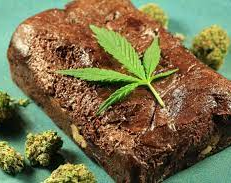 La detuvieron por vender una torta con cannabis que intoxicó a alumnos de un colegio