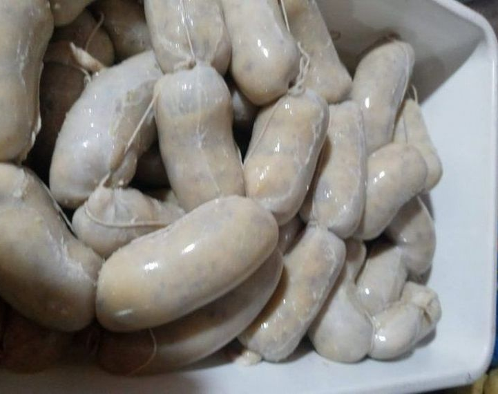 Comedores elaboran chorizos de polenta para paliar la crisis