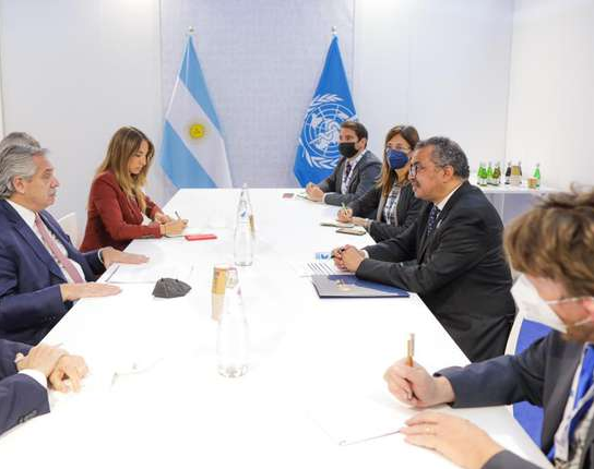 Alberto Fernández le pidió al titular de la OMS que aprueben la vacuna rusa Sputnik V