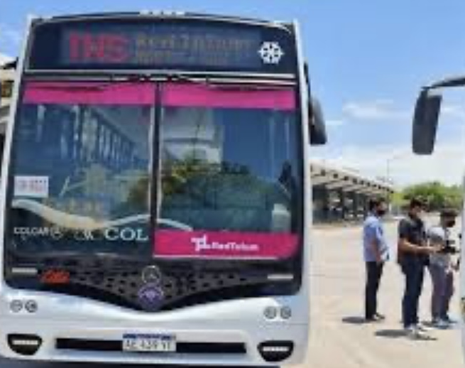 Buscan descentralizar el servicio de transporte público de pasajeros en departamentos alejados 