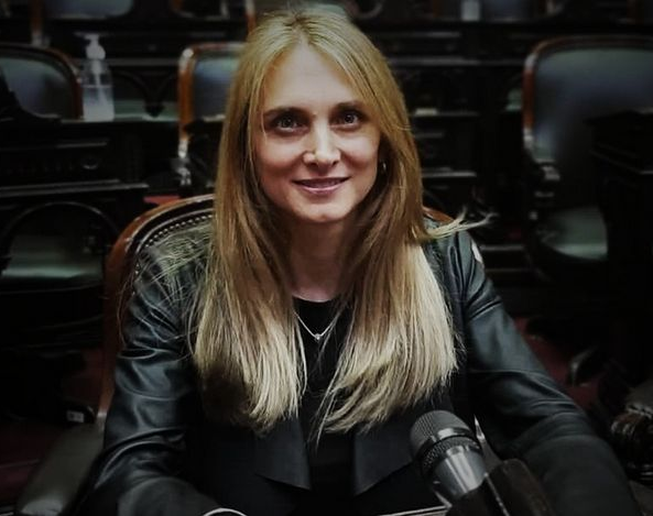 La diputada que se fue a Disney dijo que "Pensaba que se había terminado el año"