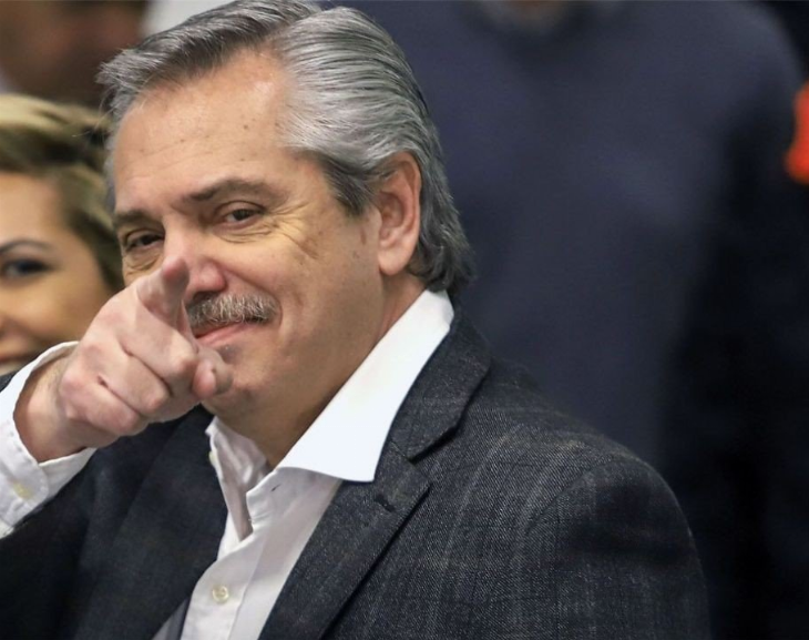 Después del escándalo: El presidente encabeza una reunión con todo el gabinete