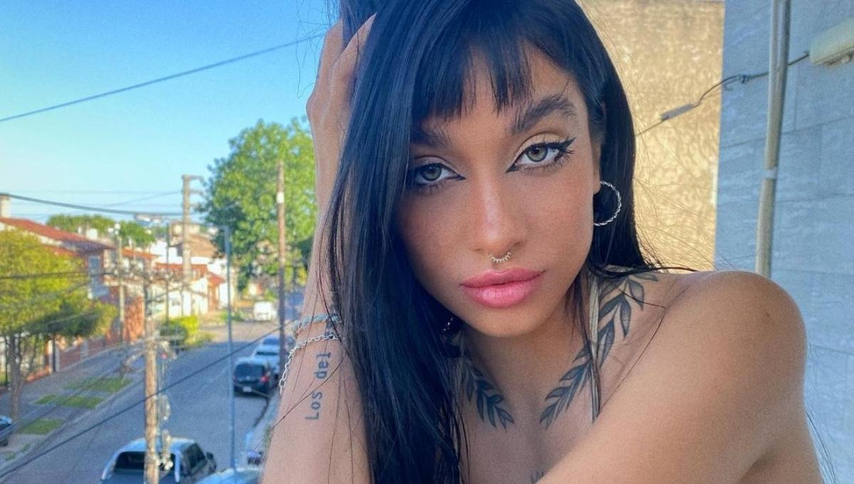 María Becerra estrena cuerpo y lo muestra en micro lecenría