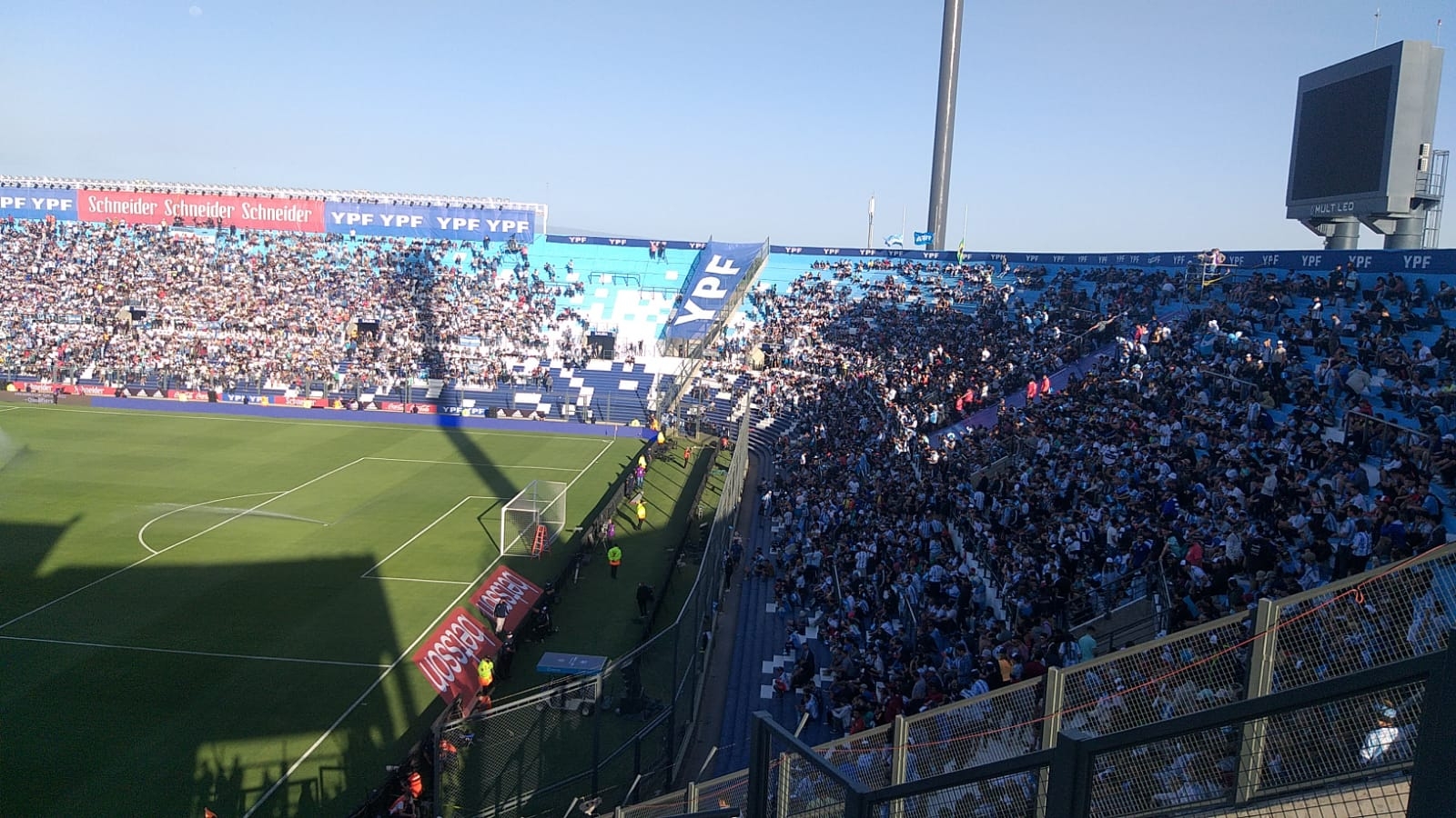 A pleno el Estadio del Bicentenario