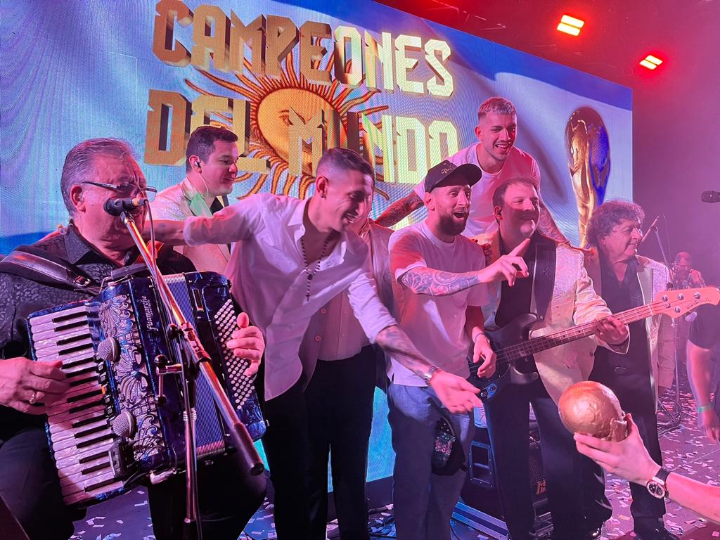 Los campeones del mundo disfrutaron de Los Palmera en el fin de año