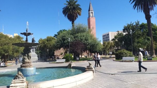 Viento y máxima de 24 grados para este domingo