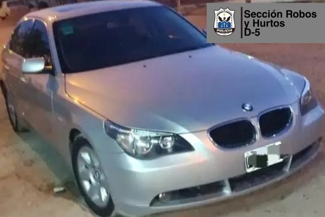 Abandonaron un BMW en pleno centro y la policía investiga el hecho