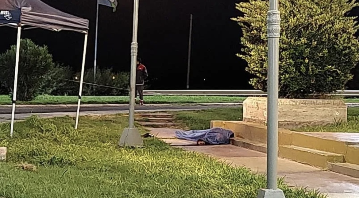 Un hombre murió en la rotonda de ingreso a Albardón 
