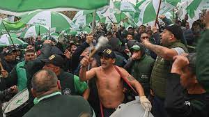 Caos de tránsito y disturbios con Camioneros en la marcha de la CGT 