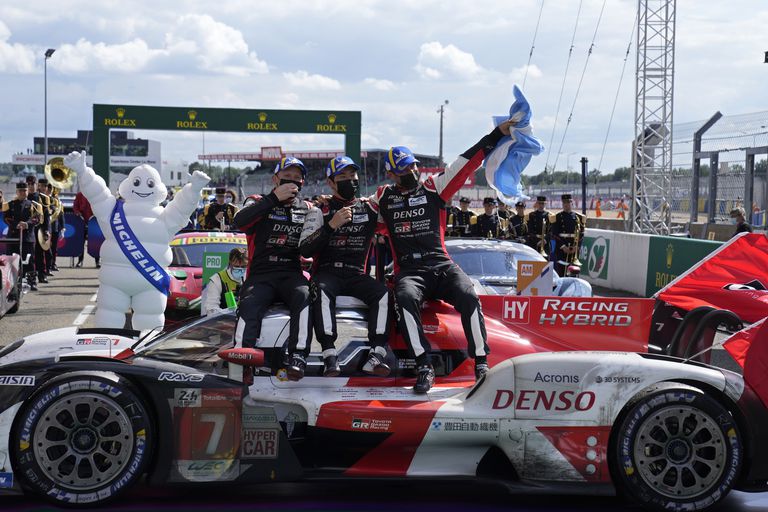 Pechito hizo historia: Ganó las 24 hs de Le Mans