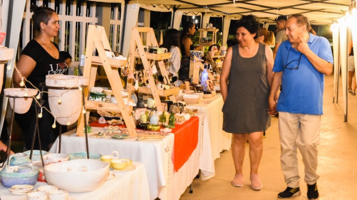 Una Feria de Artesanías en pleno centro