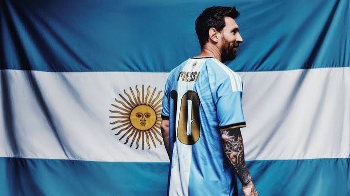 La camiseta de la despedida de Messi ya llegó a San Juan. Mirá cuánto cuesta 