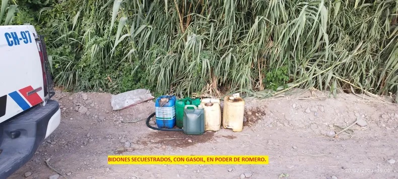 Detuvieron a trabajadores municipales que robaban combustible y lo vendían