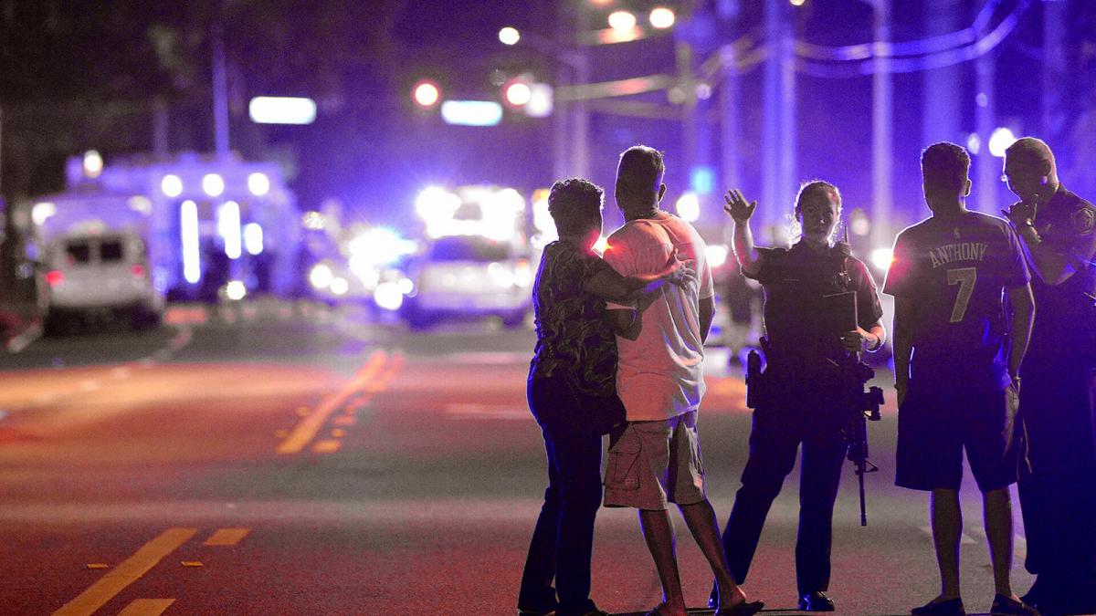 Cinco muertos y 18 heridos en un ataque ultraderechista en un bar LGBT de Estados Unidos