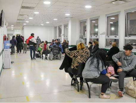 Se hacía pasar por enfermero y cobraba por agilizar turnos en el Hospital Rawson