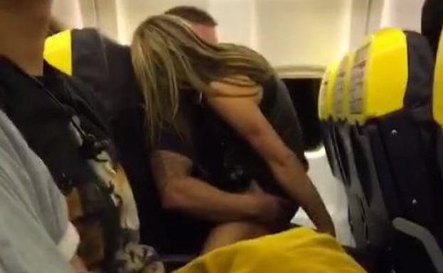 Sexo en un avión: ahora podes pertenecer al Mile High Club