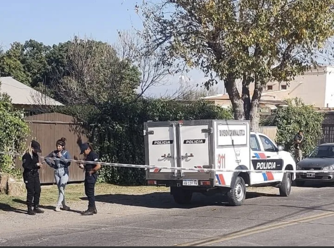 Murió un joven luego de accidentarse en su moto